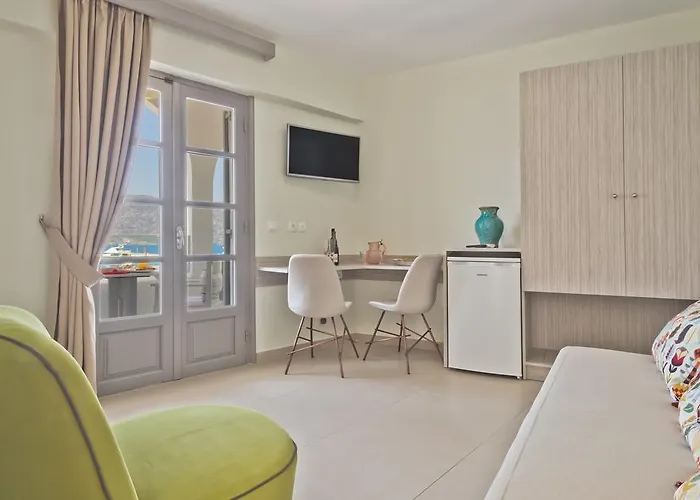 Nereus Luxurious Suites